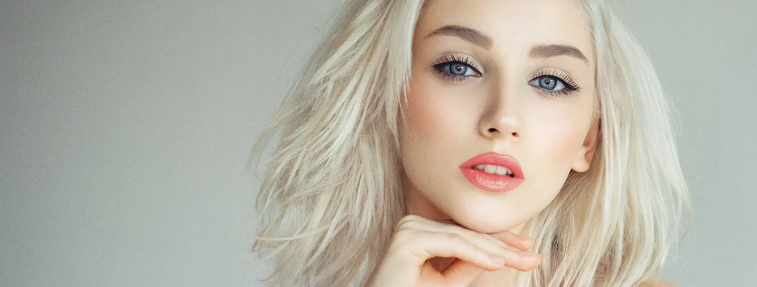 Blondye modelo rubio